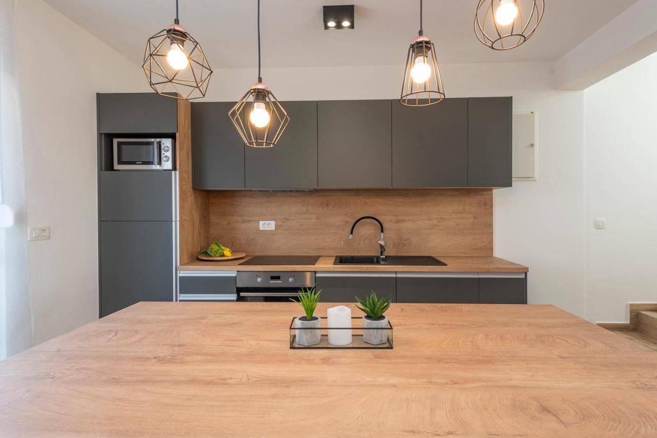 Luxury Apartments - La Vir 3 & 4 エクステリア 写真