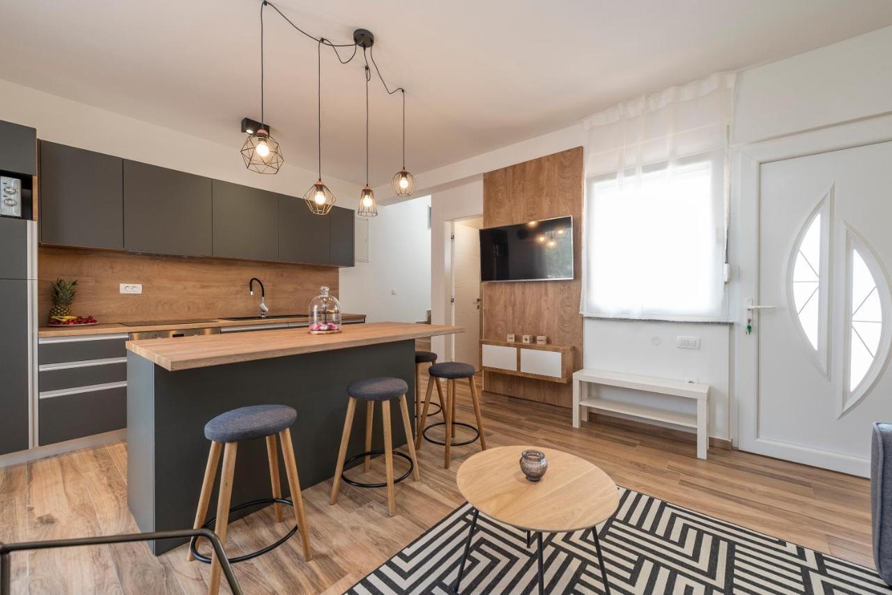 Luxury Apartments - La Vir 3 & 4 エクステリア 写真